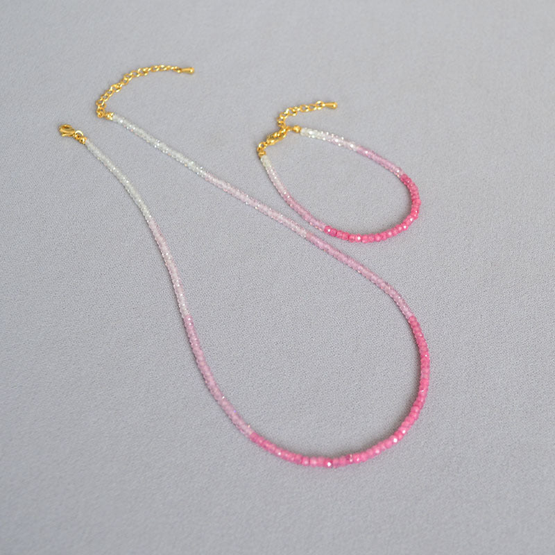 Zarte handwerkliche Halskette