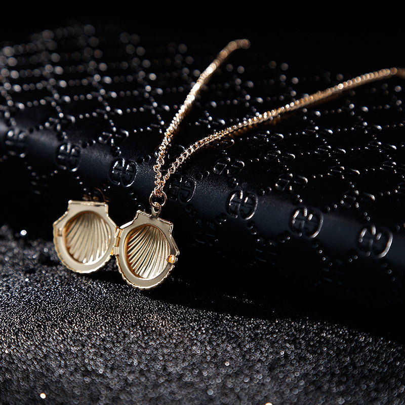 Schöne Halskette mit einzigartigem Stil