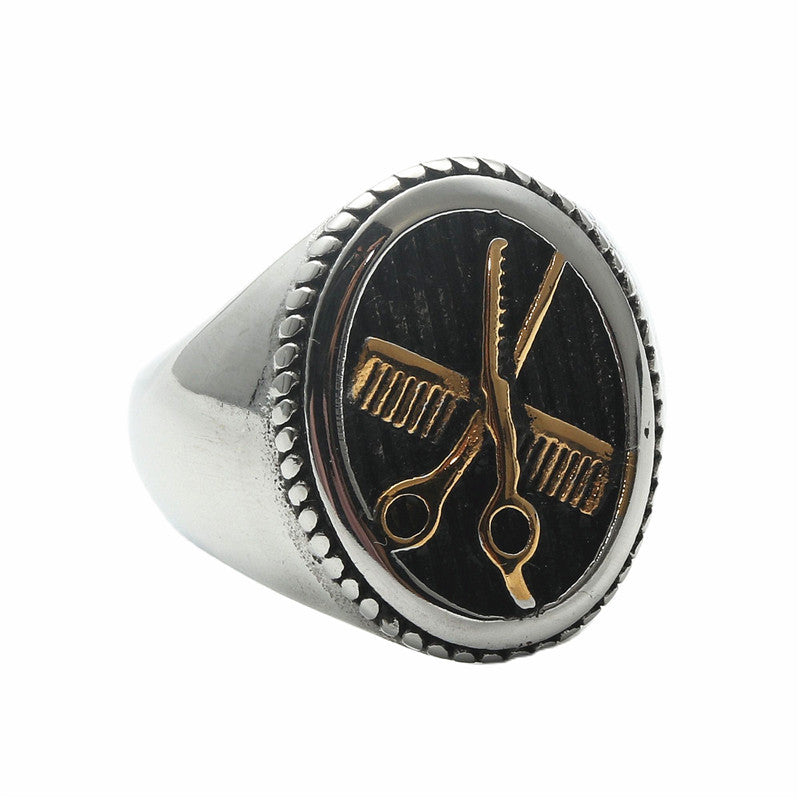 Zarte handwerkliche Ring