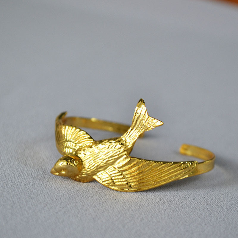 Schöne Gold Armband mit einzigartigem Stil