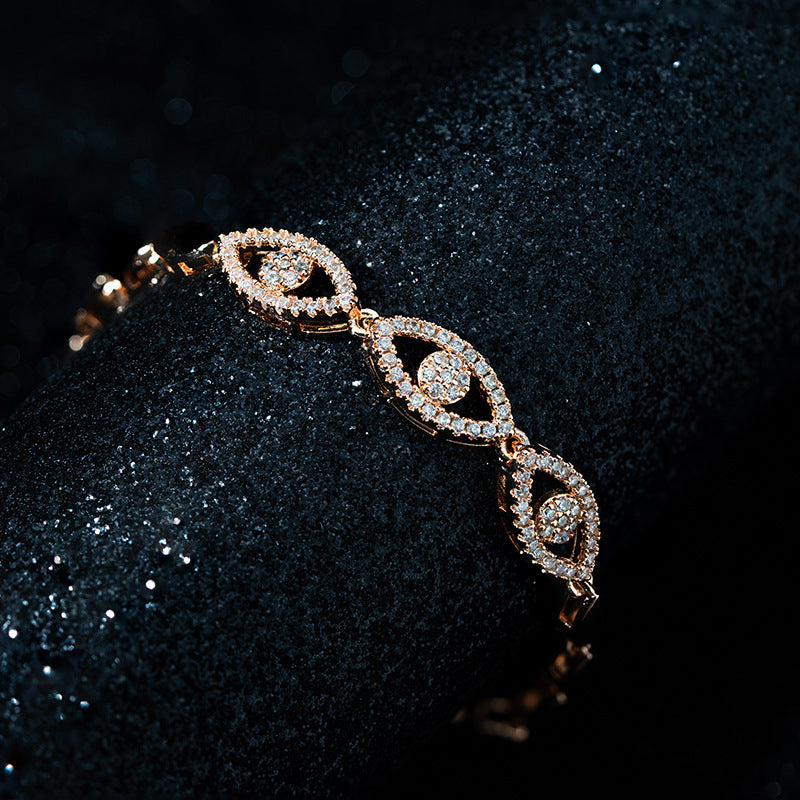 Schöne Armband mit einzigartigem Stil