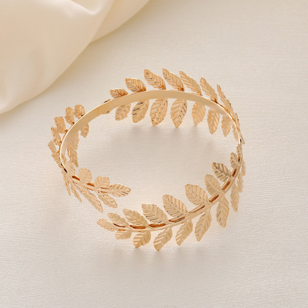 Schöne Gold Armband mit einzigartigem Stil