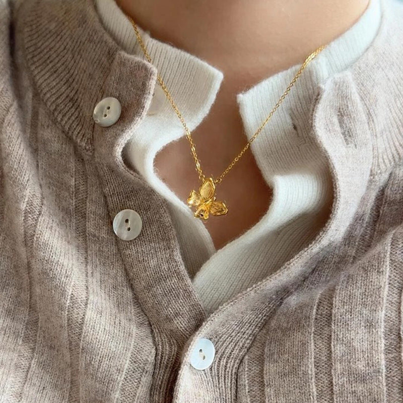 Schöne Gold Halskette mit einzigartigem Stil