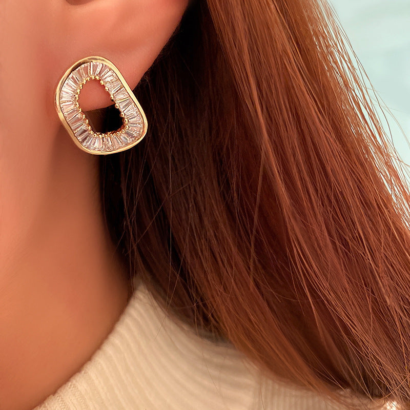 Atemberaubende Ohrring für den Alltag