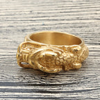 Zarte handwerkliche Ring