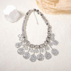 Schöne Halskette mit einzigartigem Stil