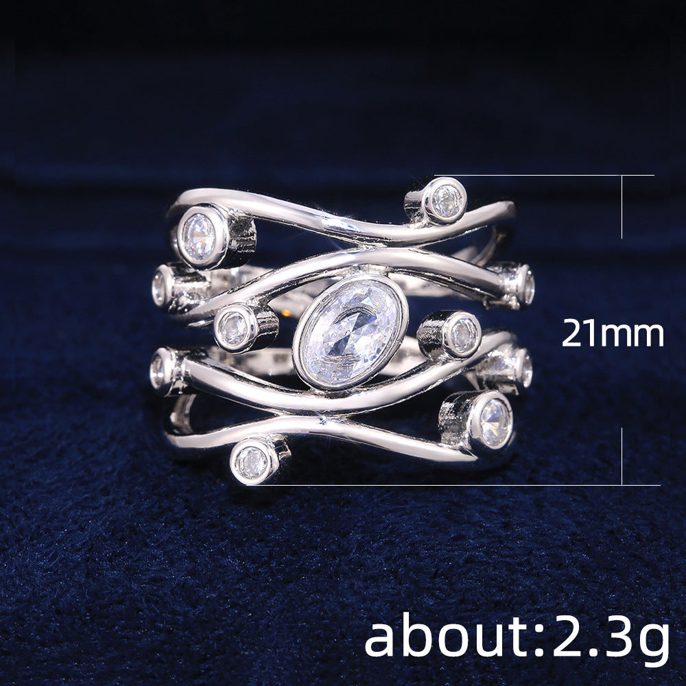 Zarte handwerkliche Ring