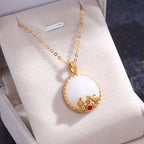 Schöne Gold Halskette mit einzigartigem Stil