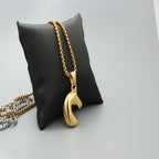 Schöne Halskette mit einzigartigem Stil