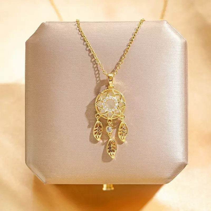 Schöne Halskette mit einzigartigem Stil