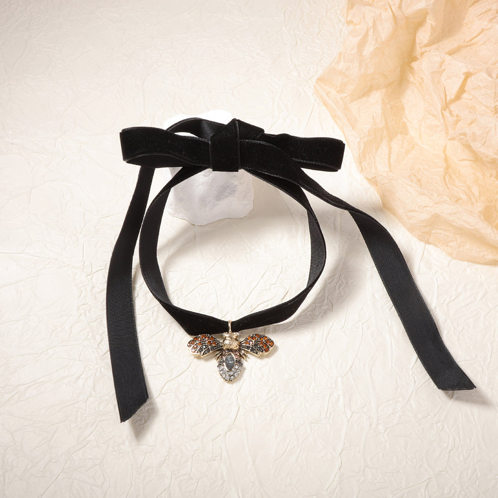 Zarte handwerkliche Halskette