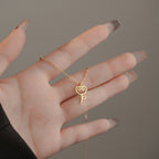 Schöne Halskette mit einzigartigem Stil