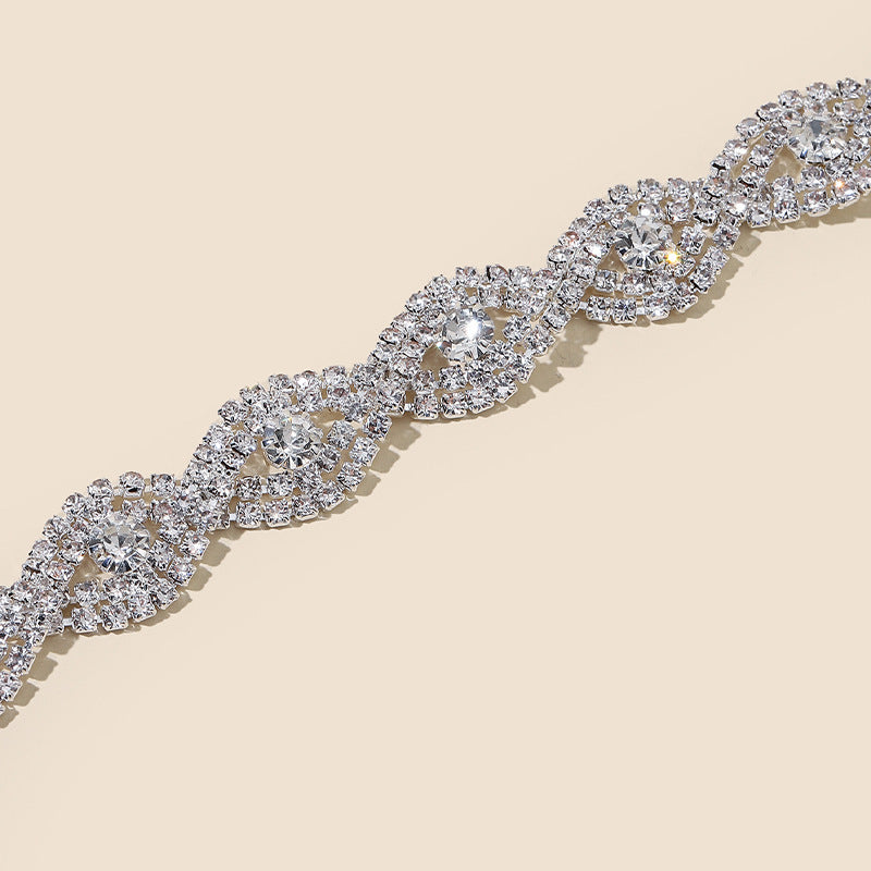 Schöne Halskette mit einzigartigem Stil