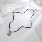 Schöne Halskette mit einzigartigem Stil