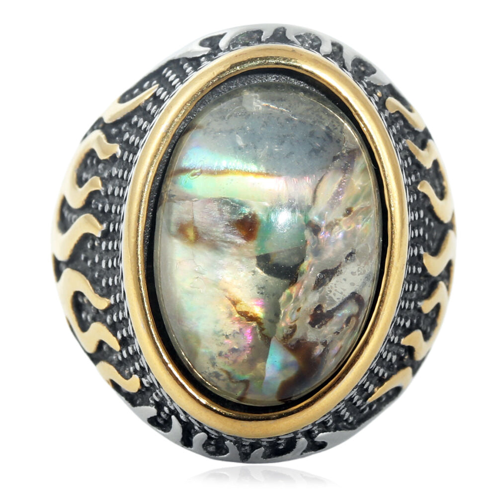 Zarte handwerkliche Ring