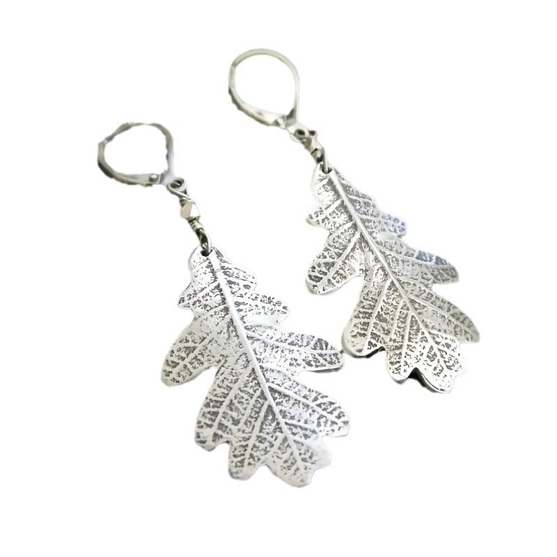 Zarte handwerkliche Ohrring