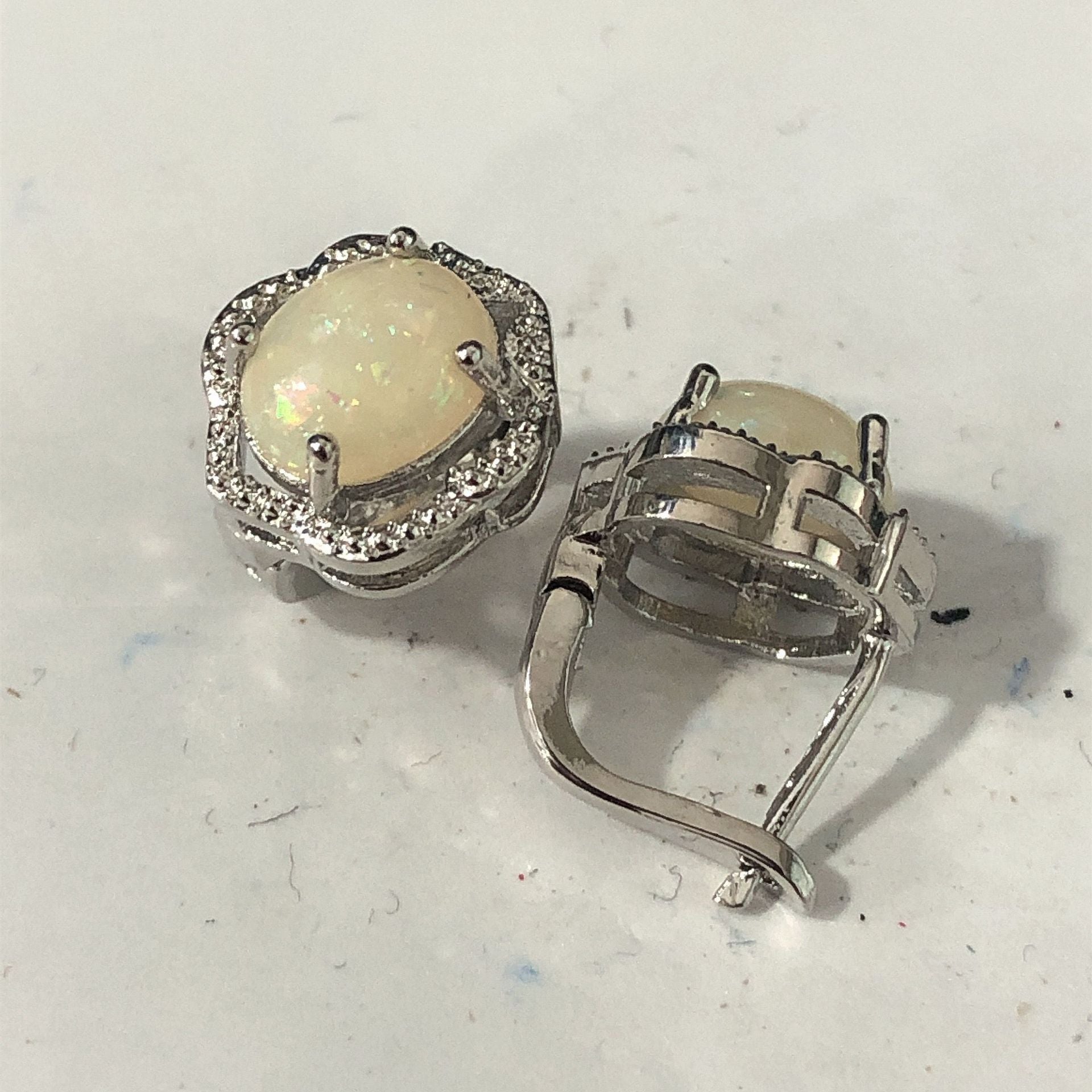 Atemberaubende Ohrring für den Alltag