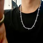 Schöne Halskette mit einzigartigem Stil