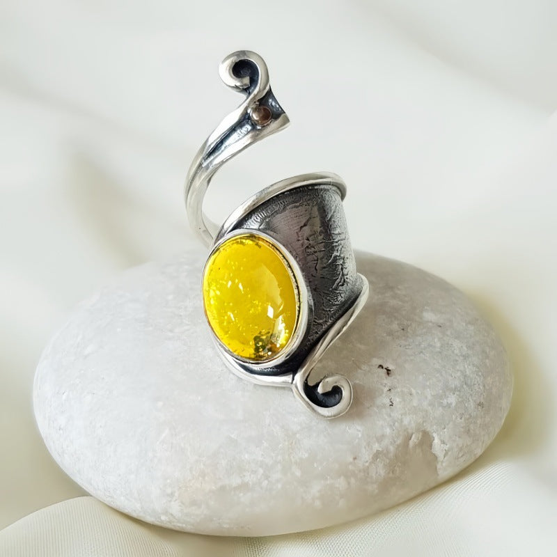 Zarte handwerkliche Ring