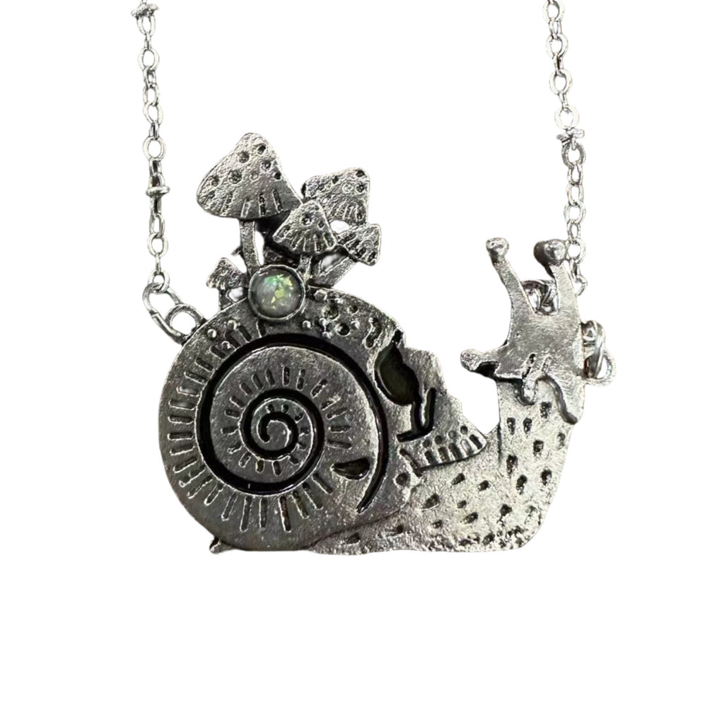 Schöne Halskette mit einzigartigem Stil