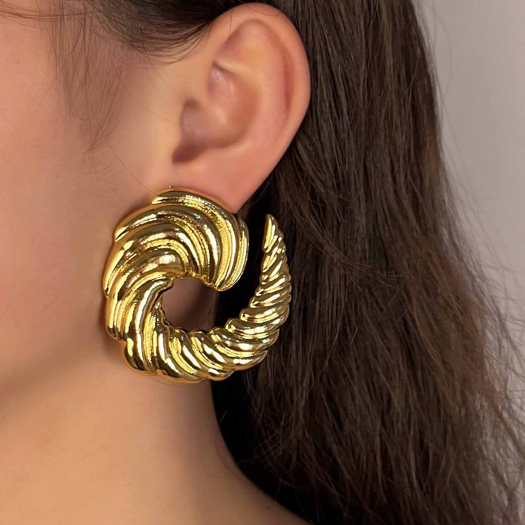 Atemberaubende Ohrring für den Alltag