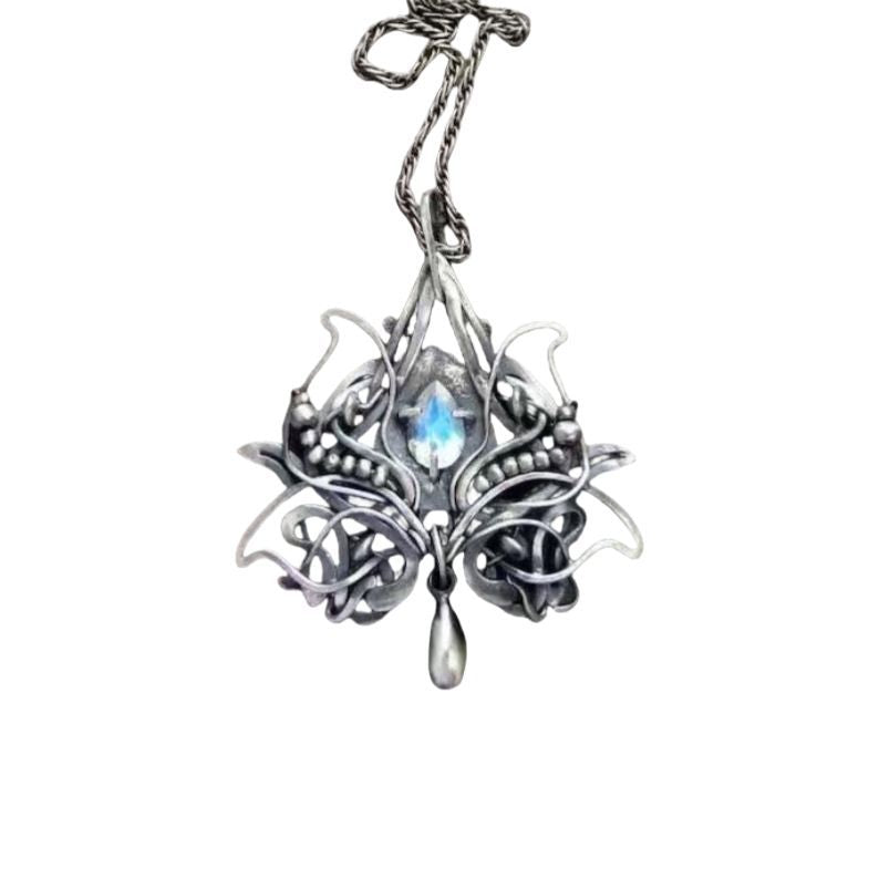 Zarte handwerkliche Halskette