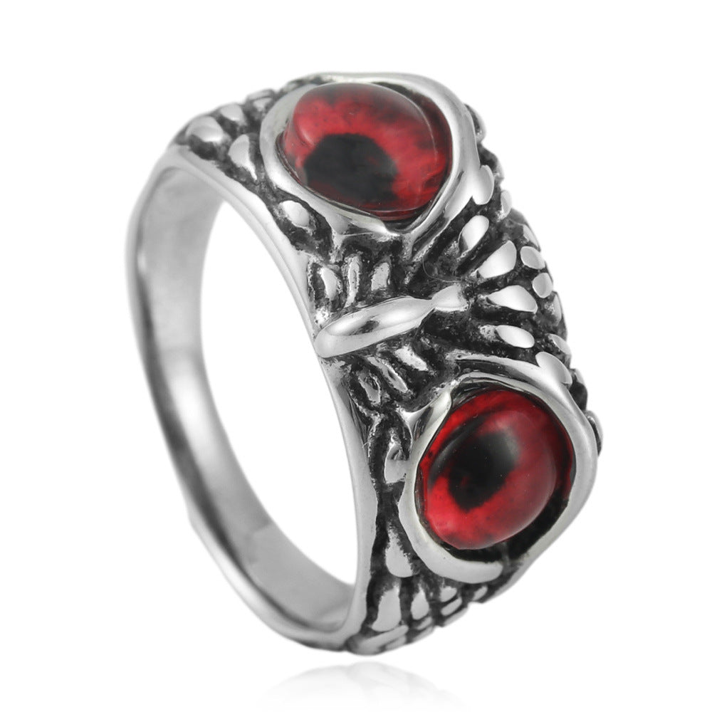 Zarte handwerkliche Ring