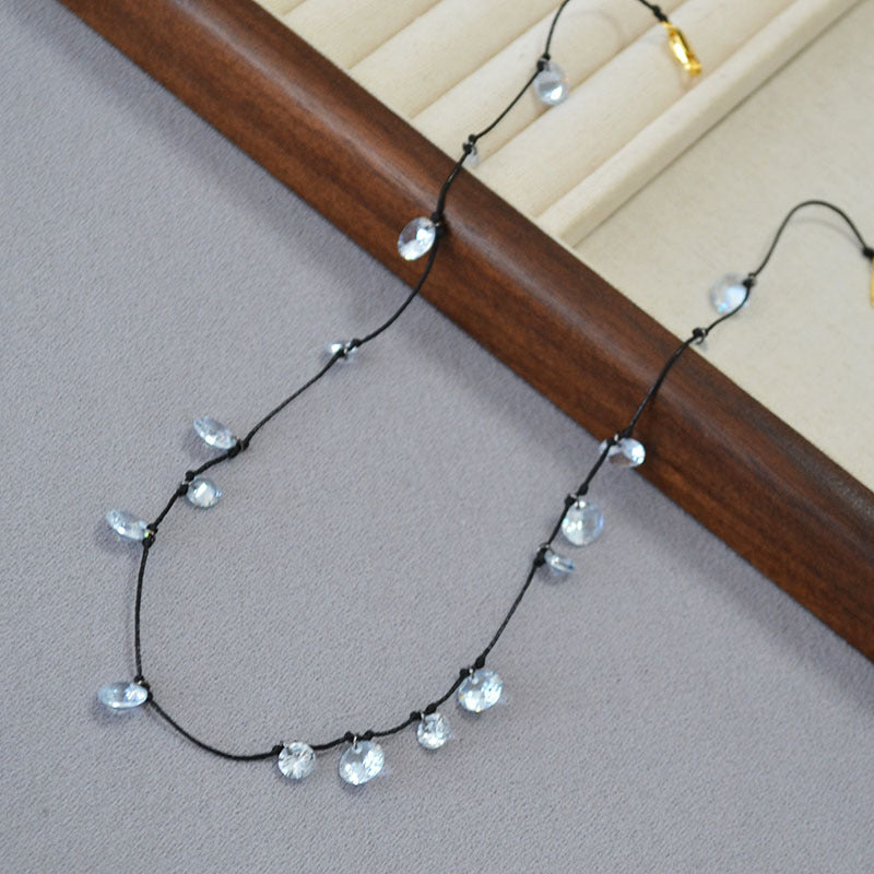 Schöne Halskette mit einzigartigem Stil