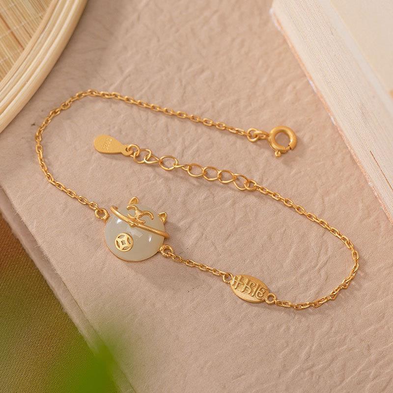 Schöne Gold Armband mit einzigartigem Stil