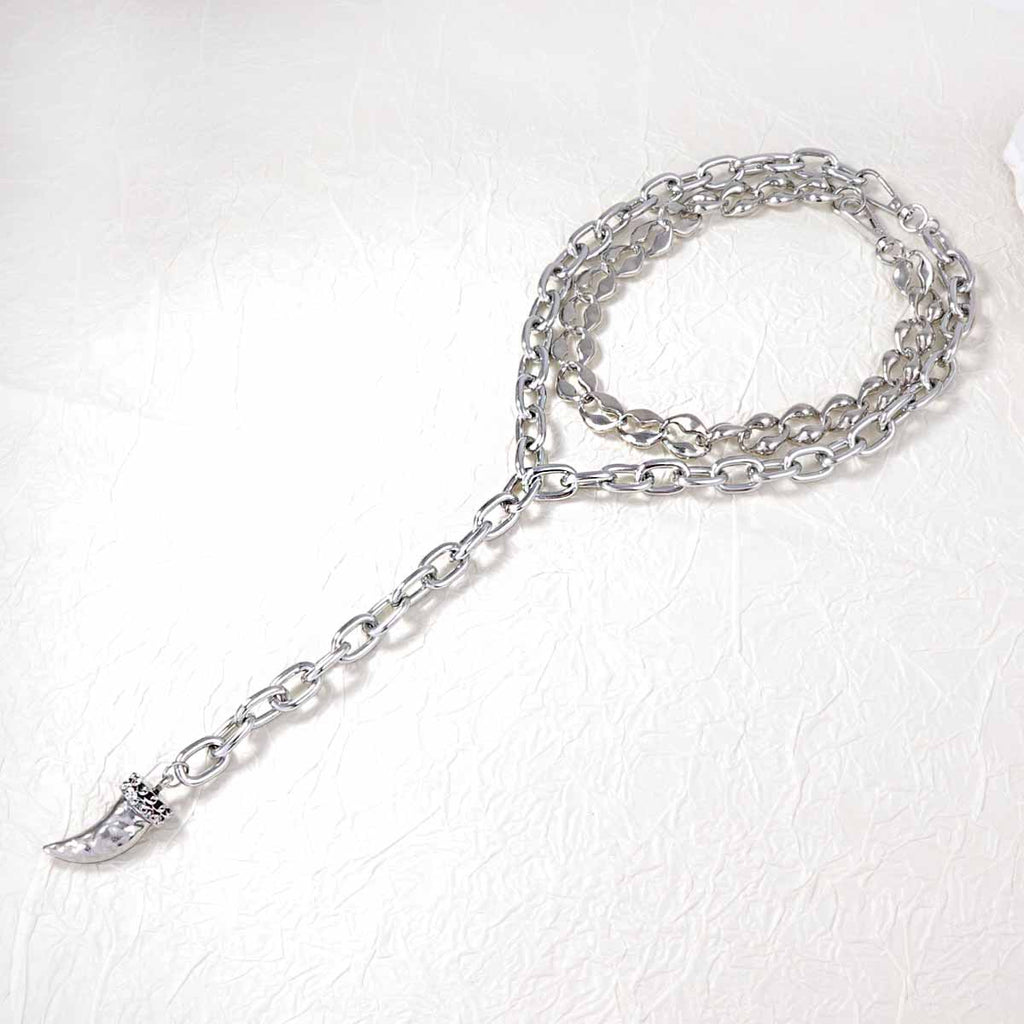 Schöne Halskette mit einzigartigem Stil