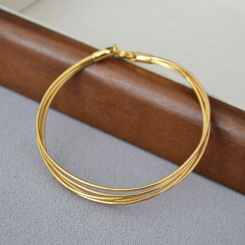 Schöne Gold Armband mit einzigartigem Stil
