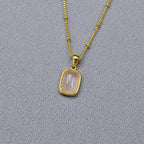 Schöne Gold Halskette mit einzigartigem Stil