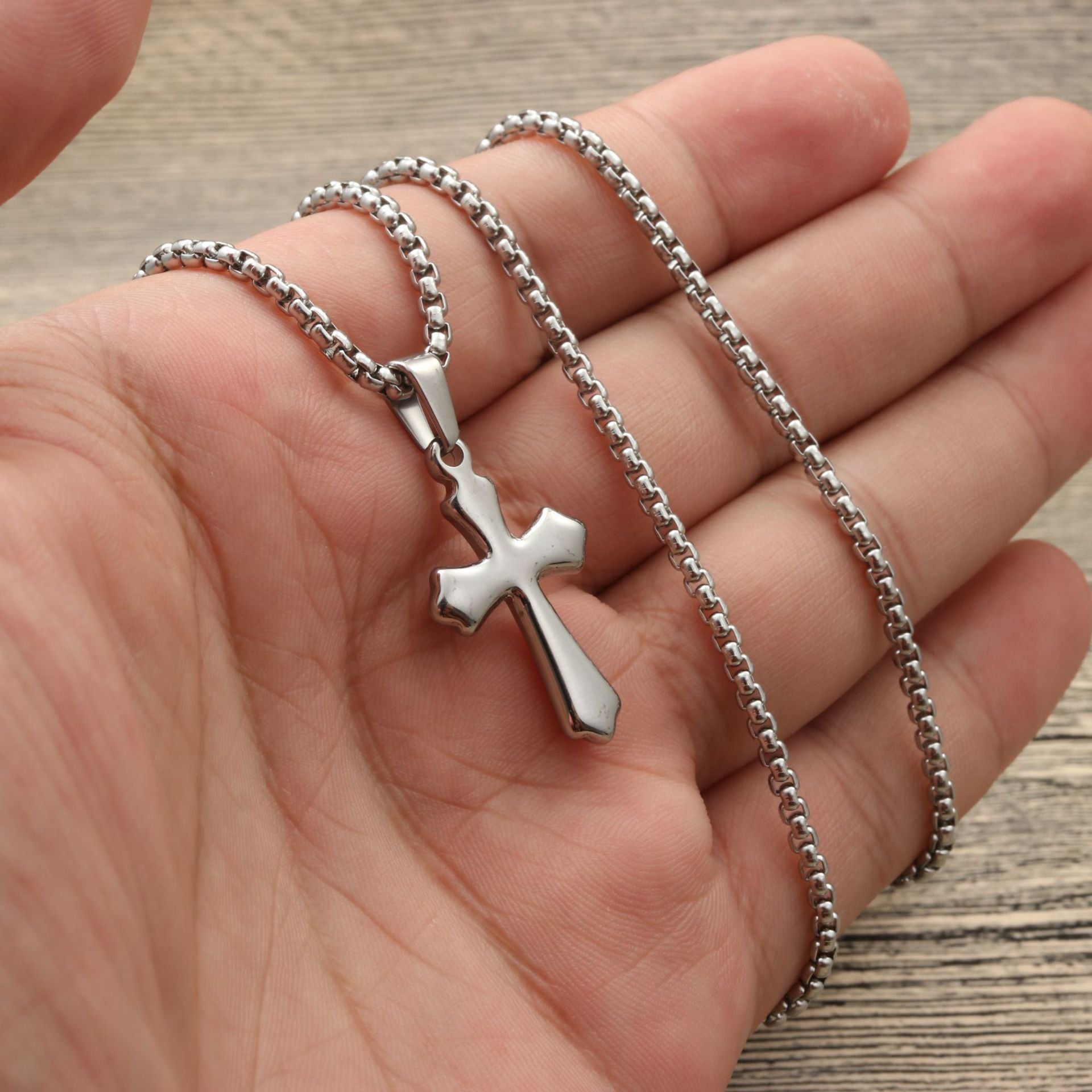 Schöne Halskette mit einzigartigem Stil