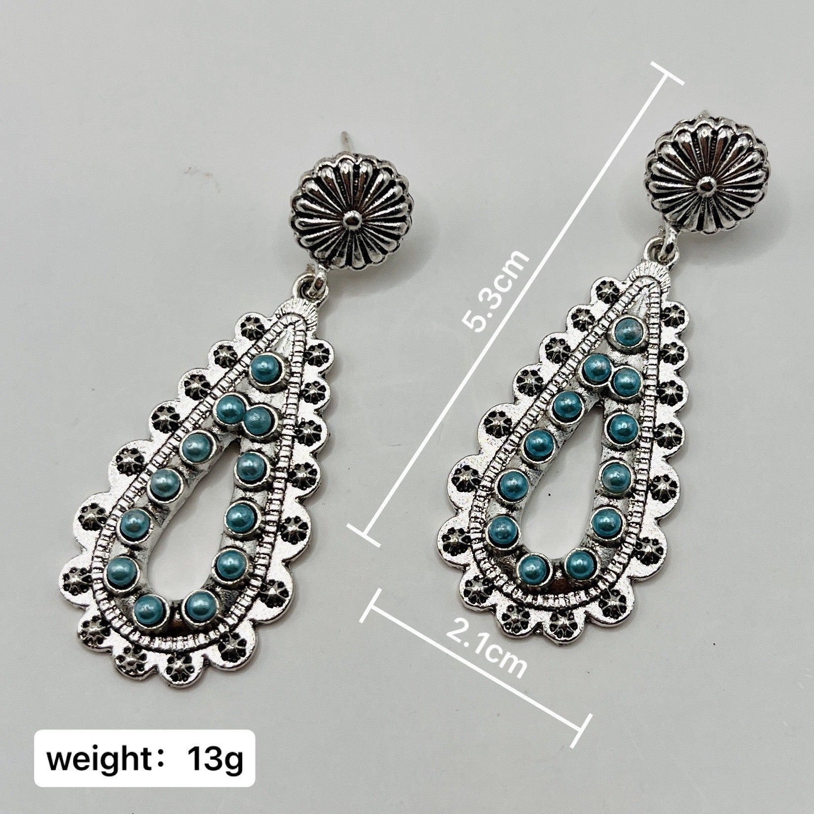 Zarte handwerkliche Ohrring