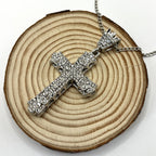 Schöne Halskette mit einzigartigem Stil