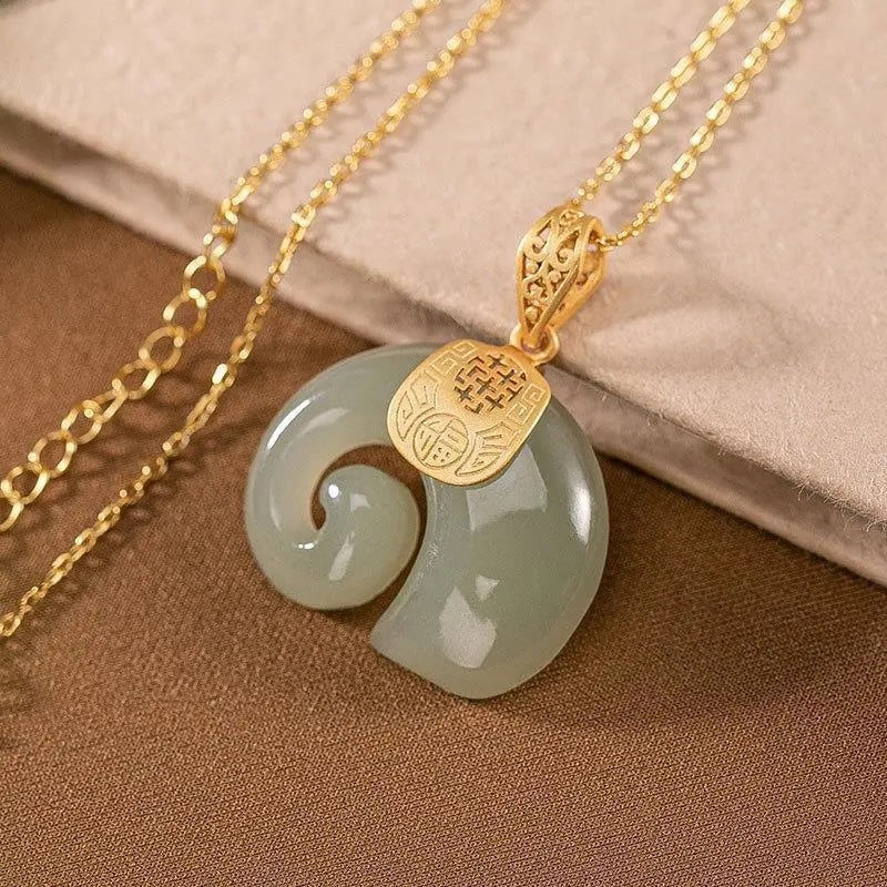 Schöne Silber Halskette mit einzigartigem Stil