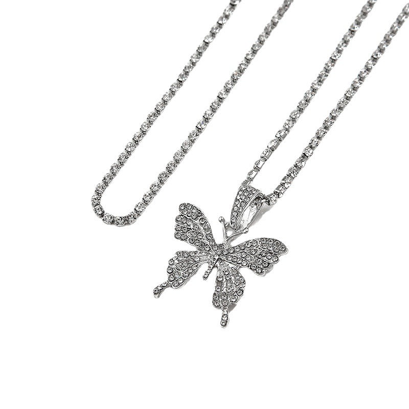 Zarte handwerkliche Halskette