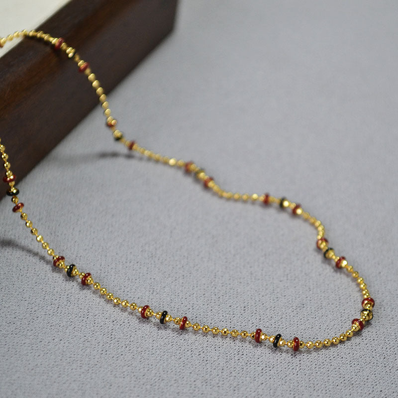 Schöne Gold Halskette mit einzigartigem Stil