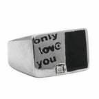 Zarte handwerkliche Ring