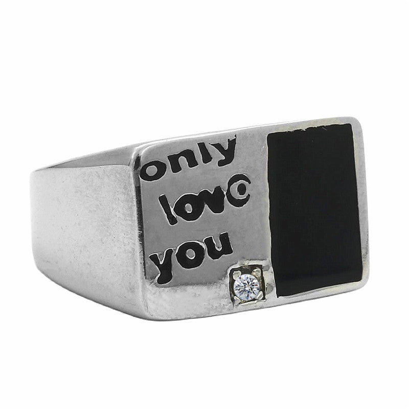 Zarte handwerkliche Ring