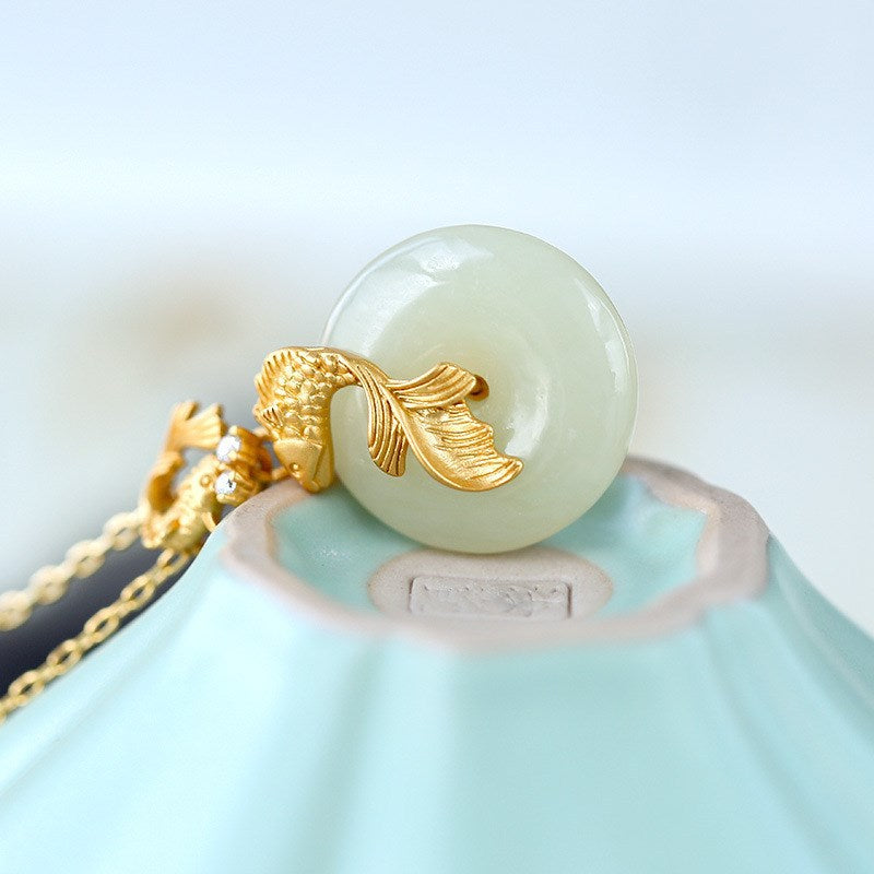 Schöne Halskette mit einzigartigem Stil