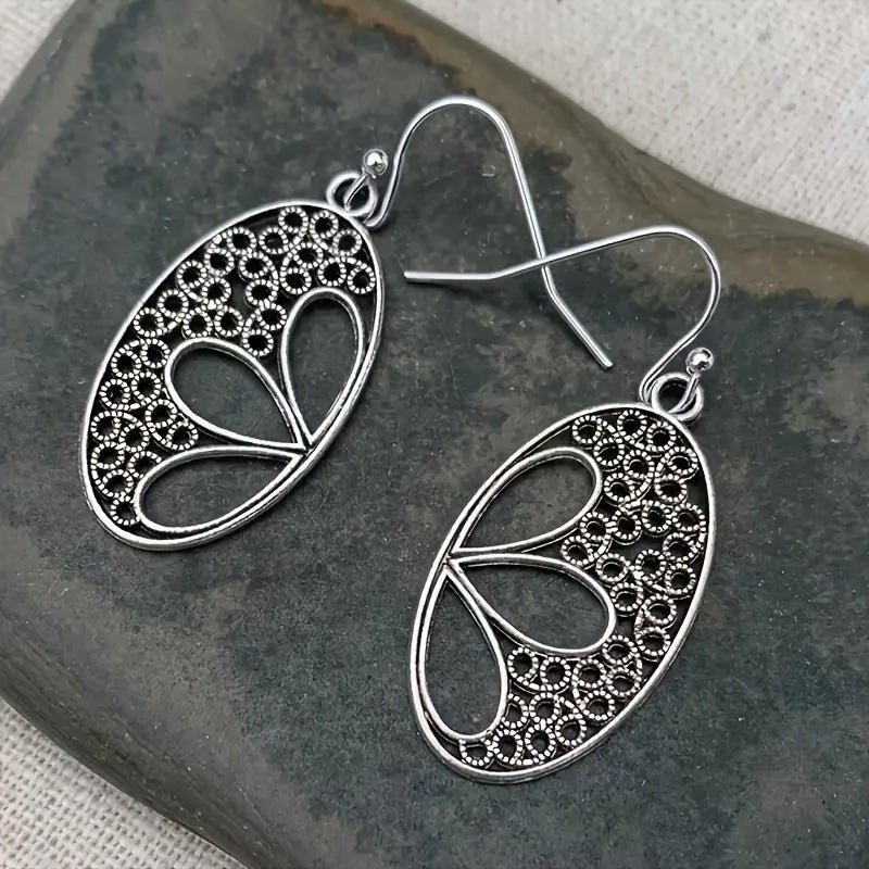 Zarte handwerkliche Ohrring