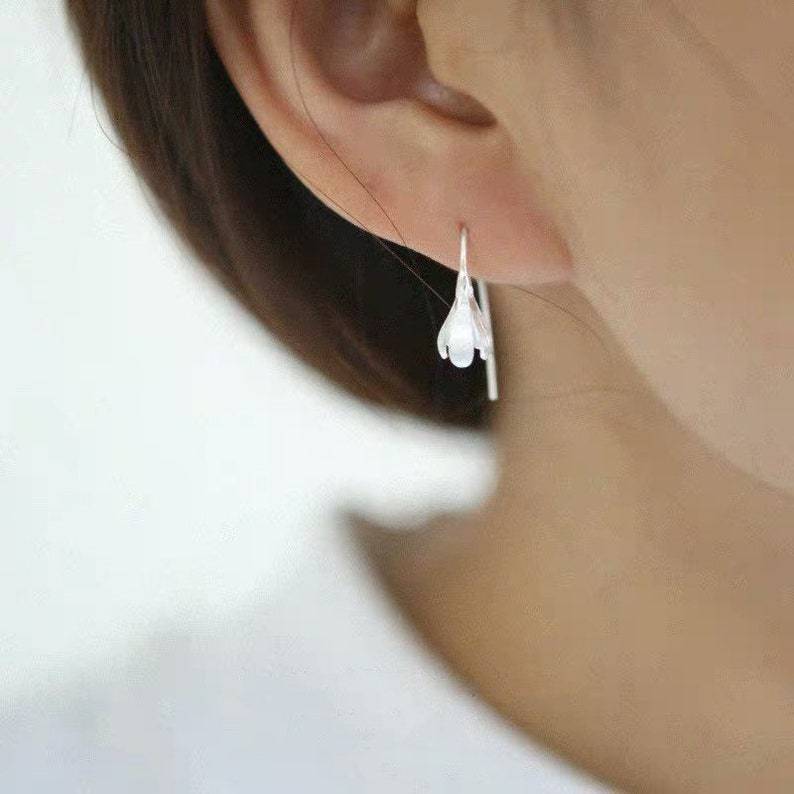 Zarte handwerkliche Ohrring