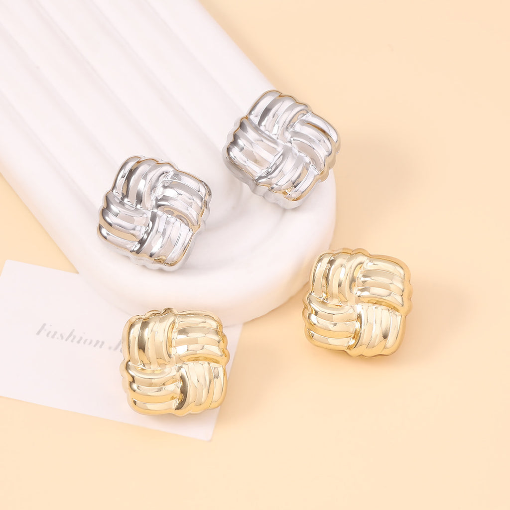 Atemberaubende Ohrring für den Alltag