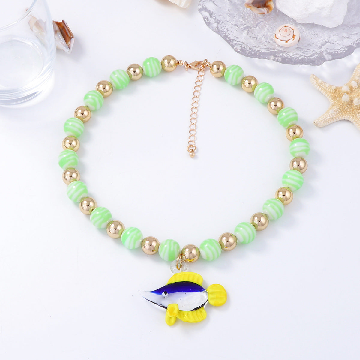 Zarte handwerkliche Halskette