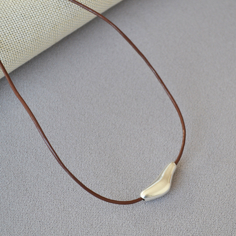 Schöne Gold Halskette mit einzigartigem Stil