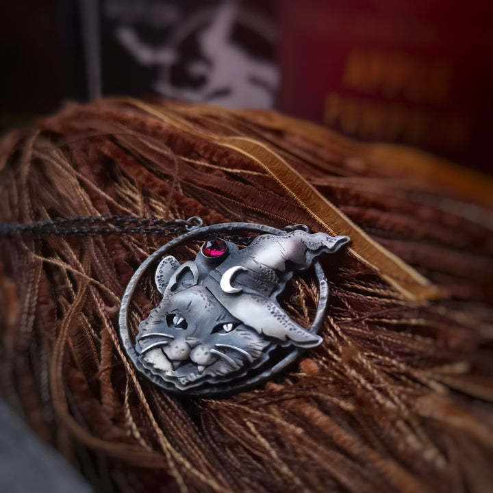 Zarte handwerkliche Halskette