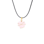 Schöne Halskette mit einzigartigem Stil