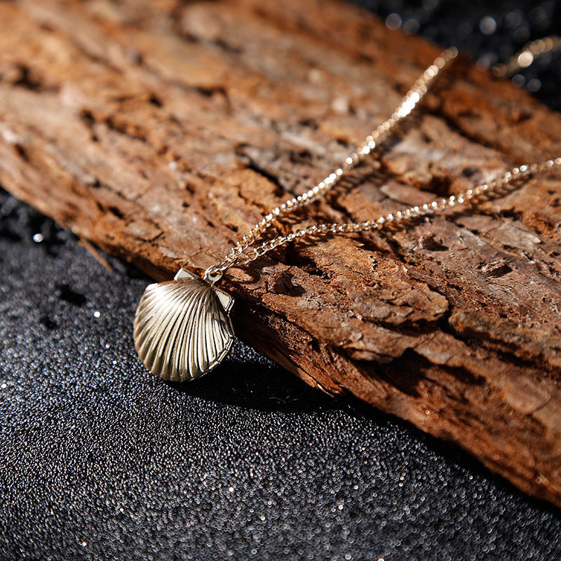 Schöne Halskette mit einzigartigem Stil