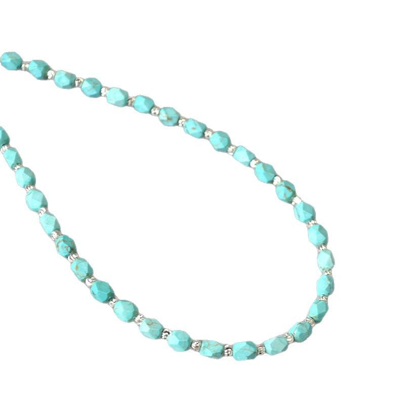 Zarte handwerkliche Halskette